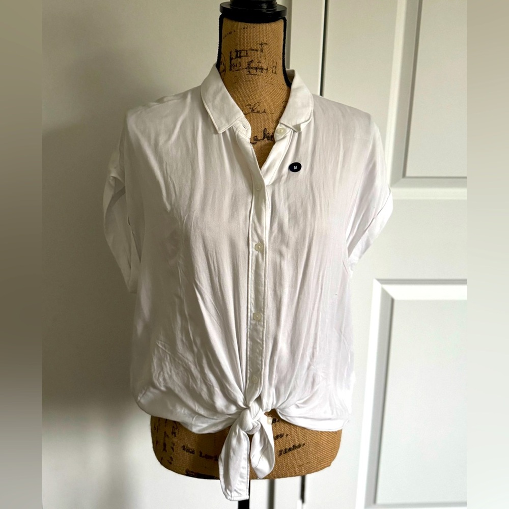 Abercrombie & Fitch, NWT,size M, Button Up Short Sleeve